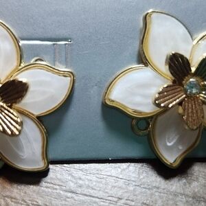 Beige and Gold Color Flower Earrings